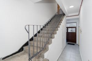 Aleja 29 Listopada Cozy Studio by BookingHost