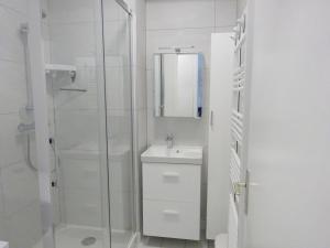 Appartement 2 pièces 2 à 4 personnes proche plage -AVELIG