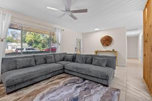 Entire house with pool near UF and Santa Fe College