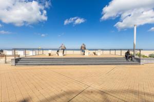 Dolphin Paradise 157