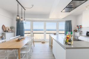 Dolphin Paradise 157