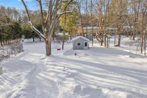 Charming 2BR Pet-Friendly Walk to Downtown