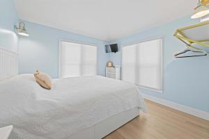 Charming 2BR Pet-Friendly Walk to Downtown