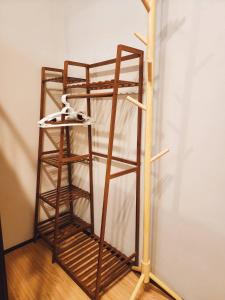 215-Olan Place Free Wi-Fi and Near BTS line