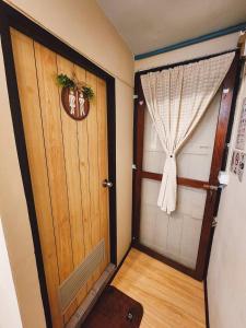 215-Olan Place Free Wi-Fi and Near BTS line