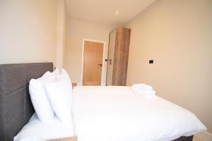 Terrific 2Bed 2Bath Duplex With Free Parking