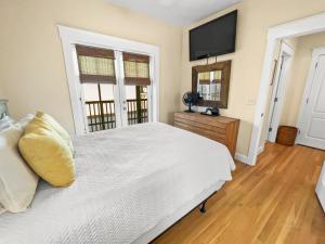 Mare e Sole l Steps to the Beach l South of 30A l Beachfront Pool l 2 Bikes included