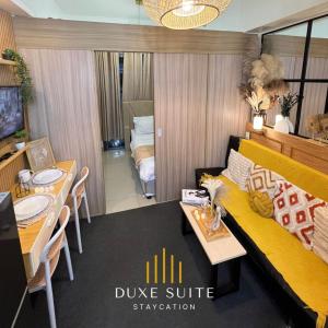 Aesthetic walking distance to MOA,near NAIA AIRPORT with NETFLIX,MINIVIDEOKE,BOARDGAMES-DUXE5