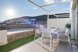 Casa moderna con vistas panorámicas al mar en Alya