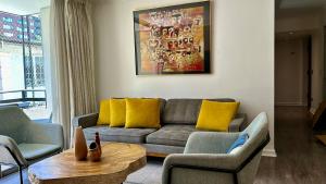 Acogedor departamento en Barrio el Golf con Aire acondicionadoCercano a Costanera Center y MUT