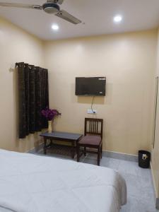 Ratnadeep Palace Near Kashi Temple & Ghats