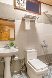 The Family Paradise !Balcony !View !Open area! by THE TIKKER House