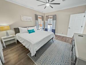 Pinewood l Inlet Beach l Dog Friendly