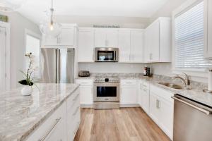 Pura Vida l 5 Bedroom l Private Pool l Walk to Beach l Panama City Beach