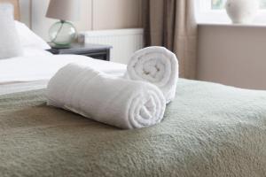 Book Whole Aparthotel - Sleeps 18 - Exclusive Use - by PureStay - Free Parking