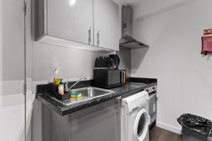 Warm Central Apartment - 6