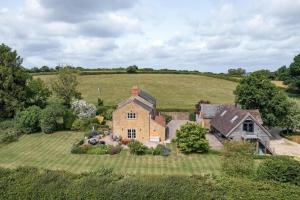 Spacious Home Hot Tub Gym Games Room & Garden