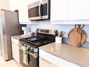 RR7740-145SRD - 3BR Luxury Condo • ReResort