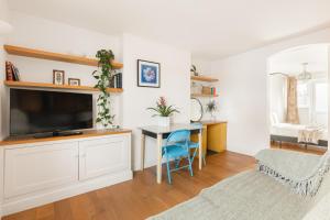 New! Lovely 1BR, 2 mins to St James Street Station