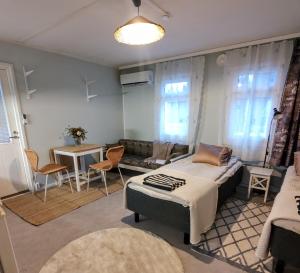 Narvan Maatilamajoitus Helenan Kanat ja Kammarit