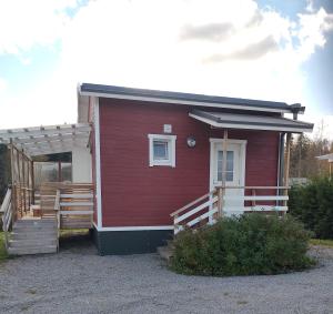 Narvan Maatilamajoitus Helenan Kanat ja Kammarit