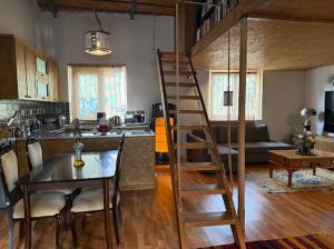 ANTALYA MERKEZ KALEİÇİ MUHTEŞEM bahçeli villa