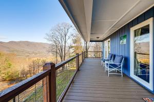 6 Mi to Chatuge Lake Spacious Cabin with Mtn Views!