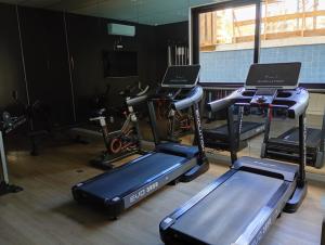 Academia e 2 suítes perto da praia MZ5684