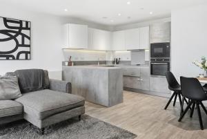 Riverside Luxe Residence 2BED 2BATH