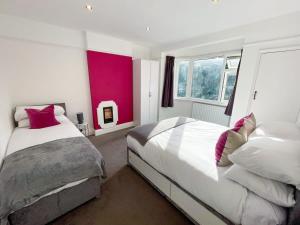 Three Bedroom Chelmsford Apartment with Garden