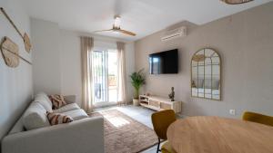 Golf Estate Apartment 3 PoolsYear, Gym, Tennis & Huge Terrace