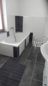 Apart Stefan Niederthai