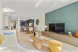 REF 2032 Renovated apartment-Sea view -Ideal for conferences and vacations