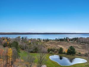 Torch Lake Vista – A-Ga-Ming Golf Lakeview Condo Large Patio ➠ 741Unit 9B