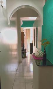 Apto beira-mar na rua do metrô