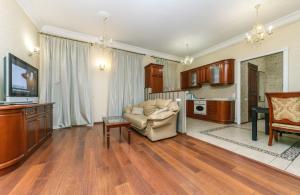 Two bedrooms, 18 Velyka Vasylkivska str, Centre