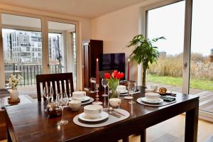 Luxus Apartment mit Skyline Blick am Mainufer