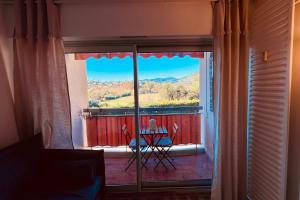 Studio with balcony and pool in Mandelieu