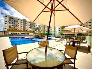 Apto 2Q Prox Orla de Atalaia e aeroporto, garagem, wifi, Ar