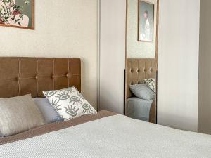 Qoople Triumph 17 Apartments near Cleopatra Beach