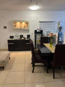 NEW! 2bdr apartment with pool near Sanctuary