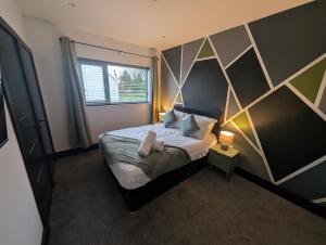 Swansea 5-Bed Family Home with Ensuite