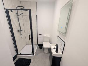 Swansea 5-Bed Family Home with Ensuite