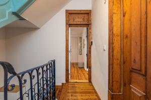 Vintage-Chic Apartment in the City Center, Chiado