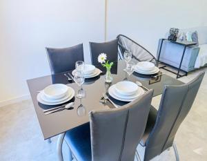 PAPILLON - 603 · Seu Refúgio na Ponta Verde • Apto 2Q Completo!