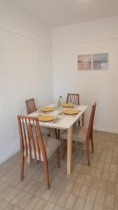 Depto a 4 cuadras del Mar en el corazón de la Perla, a 2 cuadras del centro y vista a la Cúpula de la Catedral