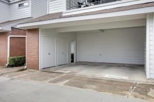 Comfortable Dallas Condo Close to Attractions