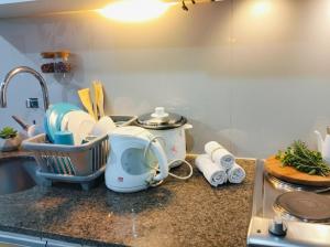 Super Cozy Apartment-Newport Boulevard