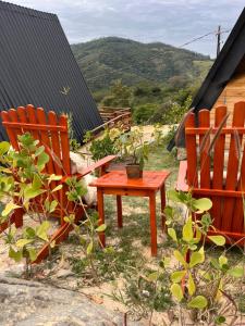 Chalé romântico com hidro, lareira e churrasqueira na Serra