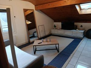 Charming Two-Room Apartment - Large Living Room & Kitchen